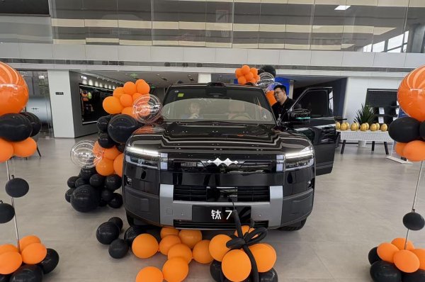 恒信期货 比亚迪又一款新车火了！上市4天现车售罄，试驾还要排队+拼车